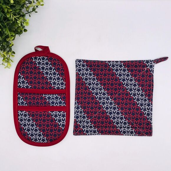 4 Piece Baking Set: 2 Finger Hotpads and 2 Square Potholders, Patriotic Stars - Picture 2 of 8